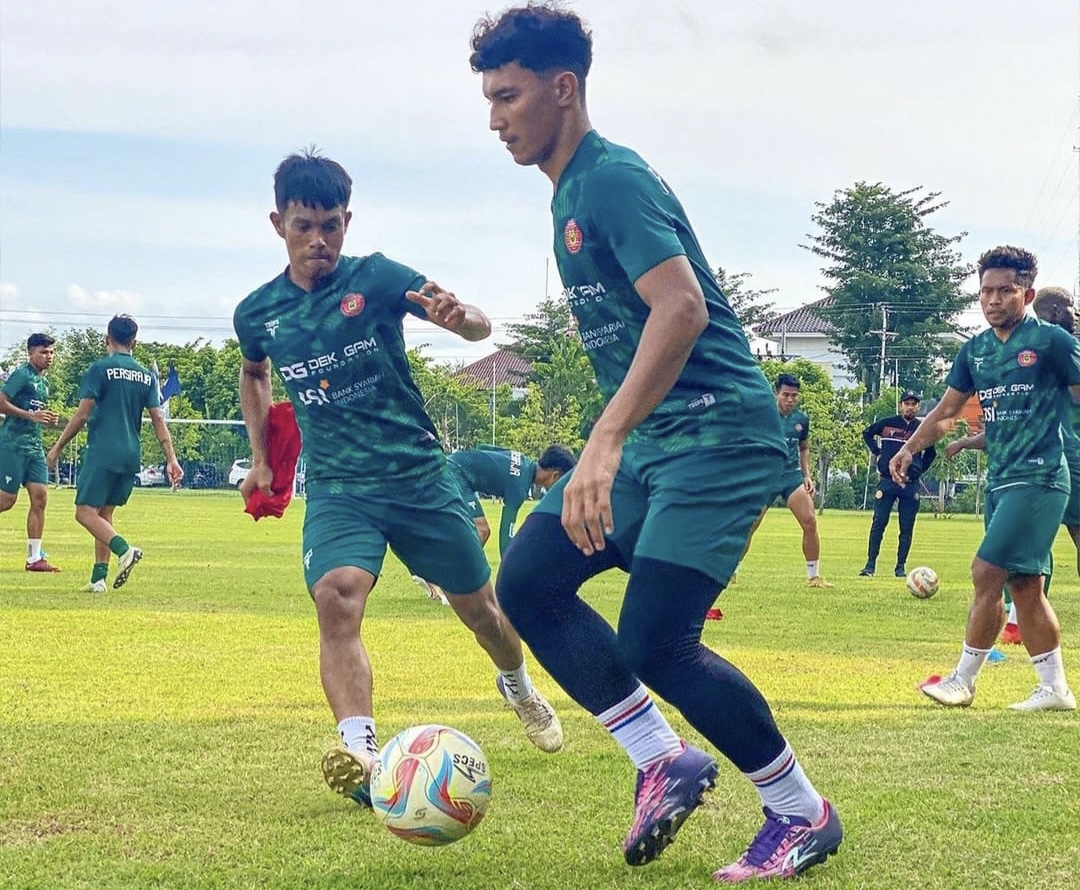Pemain Persiraja Banda Aceh melakukan latihan sebagai persiapan menghadapi PSIM Yogyakarta. (Foto: Dok. Persiraja)