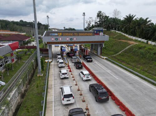 Selama libur Nataru dalam rentang waktu dua pekan dari 18 Desember 2023 hingga 3 Januari 2024, PT Hutama Karya mencatat lebih dari 1.500.000 kendaraan melintasi Jalan Tol Trans Sumatera (JTTS)