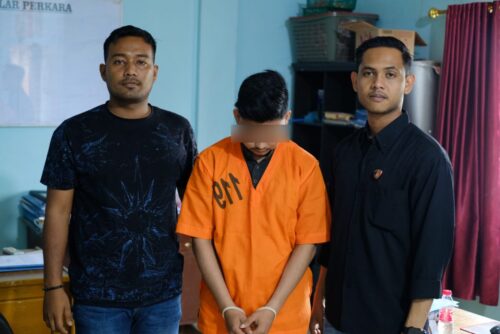 Satreskrim Polres Aceh Utara menangkap SA (21), pelaku penyebar foto bugil mantan istrinya di medsos. (Foto: Dok. Polres Aceh Utara)