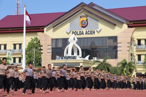 Sejumlah personel Polri Polda Aceh mulai dipersiapkan fisiknya untuk melaksanakan tugas pengamanan di TPS pada Pemilu 2024