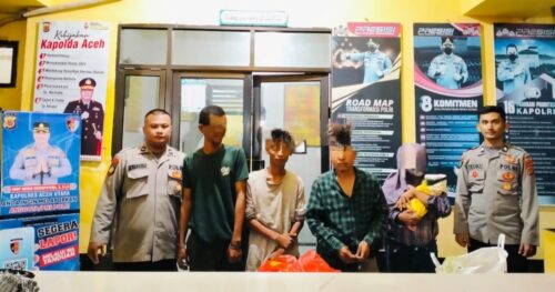 Personel Polsek Tanah Jambo Aye, Aceh Utara mengamankan seorang ibu muda menggendong bayi beserta 3 pria lainnya akibat mabuk lem