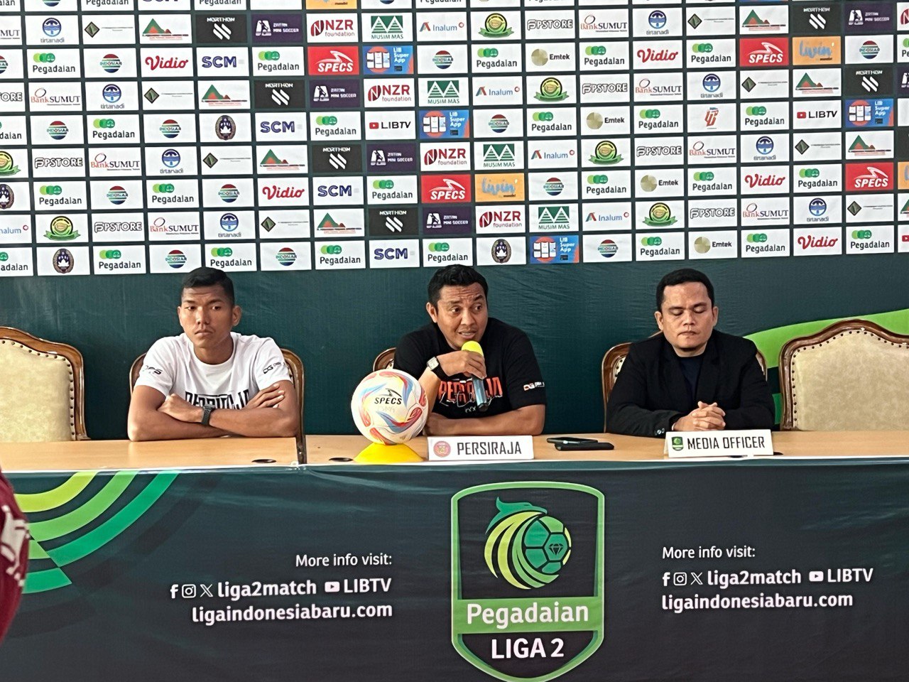 Pelatih Persiraja Banda Aceh Achmad Zulkifli, Jum'at (5/1) memberikan keterangan pada konferensi pers jelang laga perdana Babak 12 Besar melawan PSMS Medan