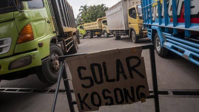 Antrian panjang BBM kerap terjadi di SPBU, DPR RI meminta Pertamina meninjau layanan SPBU di Aceh dan penambahan kuota BBM