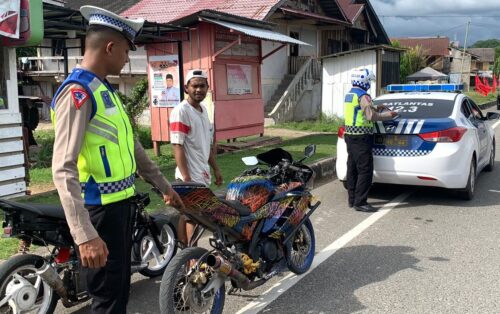 Polisi di jajaran Polda Aceh yang bertugas di jalan raya atau di bidang lalulintas diimbau menertibkan kendaraan yang menggunakan knalpot brong