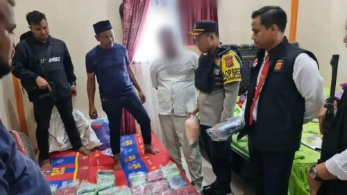 Polres Bireuen berhasil menangkap 2 tersangka dan menyita 28.528,52 gram sabu serta 5.000 butir ekstasi