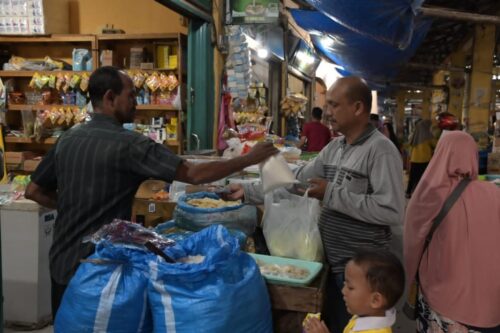 Suasana Pasar Pagi Keutapang Darul Imarah, Aceh Besar, Senin (15/1/2024)