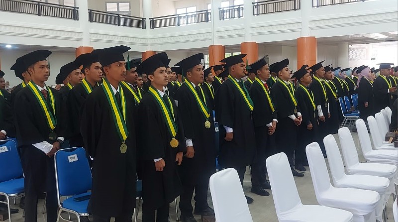Perguruan Tinggi Al Washliyah wisuda 130 sarjana yang di Auditorium Prof Ali Hasjmy UIN Ar-Raniry Banda Aceh Rabu (17/1)