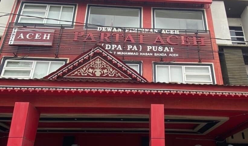 DPA Partai Aceh memastikan akan memberikan bantuan hukum kepada kadernya M Dahlan Ishak alias Mak Lan dalam kasus pemukulan Caleg PKS di Simpang Keuramat, Aceh Utara