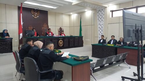 Jaksa Penuntut Umum Kejari Aceh Besar menuntut hukuman mati lima terdakwa penyelundup narkoba dengan barang bukti 59,233 kg sabu, di PN Jantho, Senin (22/1)