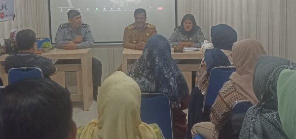 Kantor Wilayah Kemenkumham Aceh melaksanakan penyuluhan hukum bertema 'Netralitas aparatur Gampong dalam Pemilu 2024' yang dilaksanakan di Gampong Lampulo, Banda Aceh, Selasa (23/1/2024)