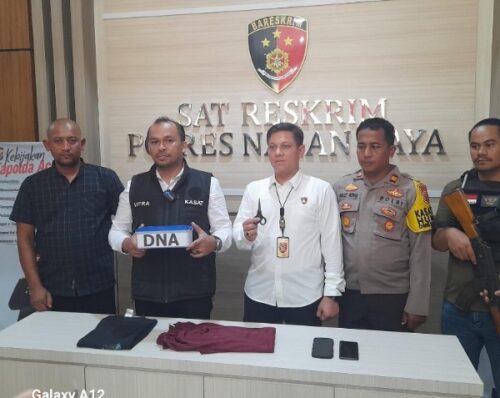 Kasat Reskrim Polres Nagan Raya Iptu Vitra Ramadani, memberikan keterangan kepada media Senin sore (19/2) terkait penangkapan anak di bawah umur pelaku pembuangan bayi hasil hubungan gelap jenis di saluran irigasi Gampong Kabu Baroh Kecamatan Seunagan Timur
