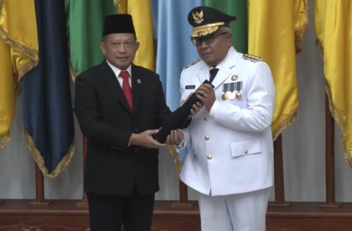 Mendagri Tito Karnavian melantik Bustami Hamzah menjadi Pj Gubernur Aceh. Prosesi pelantikan berlangsung di Kementerian Dalam Negeri, Jakarta, Rabu sore (13/3)