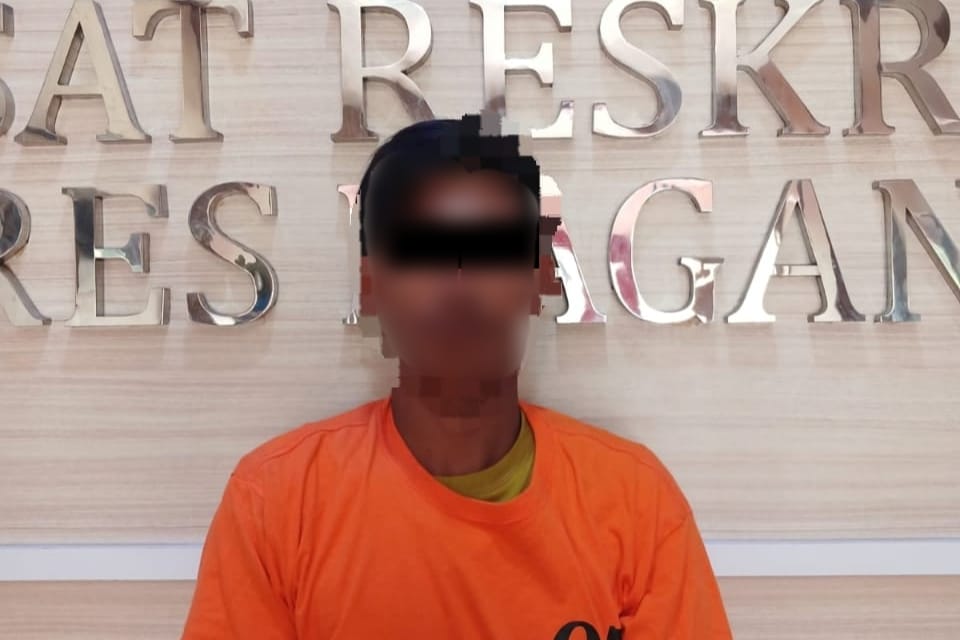 Satreskrim Polres Nagan Raya menangkap seorang pria berinisial MA (22) karena diduga telah menyebarkan video tak senonoh pacarnya di medsos