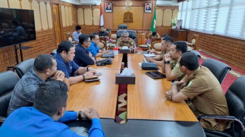 Pj Gubernur Aceh Bustami Hamzah menerima kunjungan Pengurus PWI Aceh di ruang kerja Gubernur Aceh, Senin, 25 Maret 2024