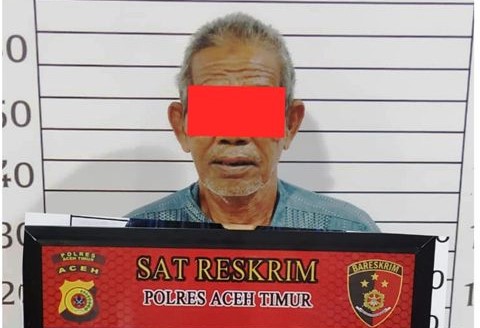 Polres Aceh Timur mengamankan AB (63), seorang kakek pelaku jarimah pelecehan seksual dan pemerkosaan terhadap anak usia 14 tahun