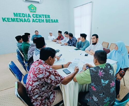 Kankemenag Aceh Besar menetapkan besaran zakat fitrah yang harus ditunaikan umat Islam pada bulan suci Ramadhan 1445 H/2024 M dengan menggunakan makanan pokok berupa beras sebanyak 2,8 kg perjiwa