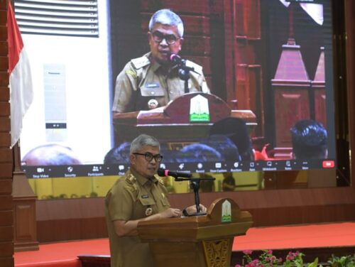 Pj Gubernur Aceh Bustami Hamzah membuka secara resmi Musrenbang RPJPA Tahun 2025-2045 di Anjong Mon Mata Banda Aceh, Selasa (26/4/2024)
