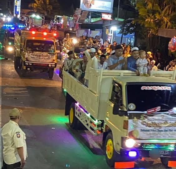 Masyarakat diimbau tidak menggunakan mobil bak terbuka atau mobil angkutan barang untuk mengangkut penumpang dalam pelaksanaan takbir keliling dan mudik Hari Raya Idulfitri 1445 Hijriah
