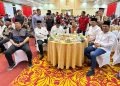 Pj Gubernur Aceh Bustami Hamzah bersama Forkopimda Aceh menghadiri acara buka bersama dengan DPP Partai Aceh di Gedung Amel Convention Hall Banda Aceh, Selasa sore (2/4)