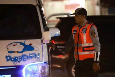 Dinas Perhubungan Aceh melalui UPTD Penyelenggaraan Terminal Tipe B terus melakukan inspeksi keselamatan pada kendaraan angkutan umum antar kota dalam provinsi (AKDP) di Aceh, Kamis (4/4)