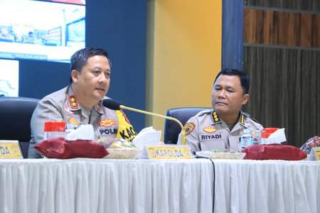 Kapolda Aceh Irjen Achmad Kartiko, didampingi Karo SDM Kombes Riyadi Nugroho memastikan rekrutmen anggota Polri dilaksanakan transparan