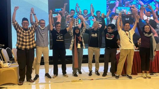 Jurnalis perempuan asal Aceh Nani Afrida dan Bayu Wardhana terpilih sebagai Ketua Umum dan Sekretaris Jenderal Aliansi Jurnalis Independen atau AJI periode 2024-2027 pada Kongres XII AJI di Palembang, Sumatera Selatan, Ahad (5/5/2024)