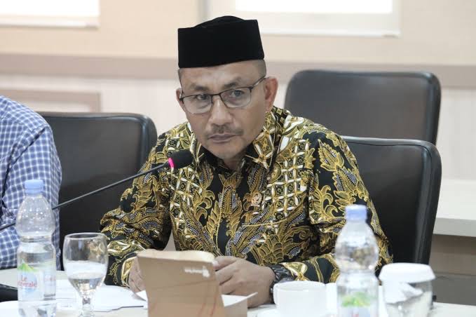 Anggota DPD RI asal Aceh H Sudirman atau Haji Uma meminta Pemerintah memberi pemutihan honorer dengan masa bakti di atas 5 tahun, tanpa tes untuk menjadi tenaga PPPK