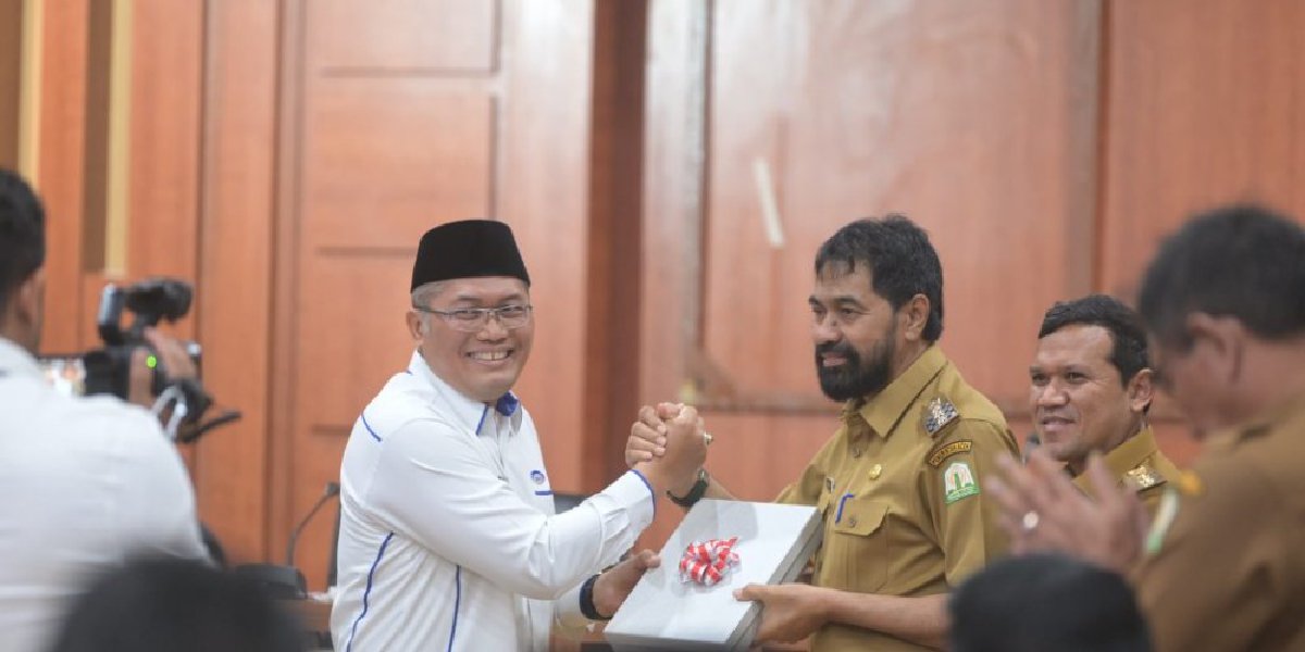 Kepala BPKP Perwakilan Aceh Supriyadi, menghadiri rapat pimpinan Pemerintah Aceh yang dihadiri Gubernur Aceh Muzakir Manaf atau Mualem dan Wakil Gubernur Aceh Fadhlullah atau Dek Fad yang digelar di Kantor Gubernur Aceh. FOTO/Dok. Istimewa.