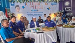 Ketua DPW PAN Aceh Ir Mawardi Ali bersama ppengurus sedang mengikuti halal bi halal di Rumoh PAN Aceh, Lueng Bata, Banda Aceh, Ahad (20/4/2025). (FOTO: DPW PAN ACEH)