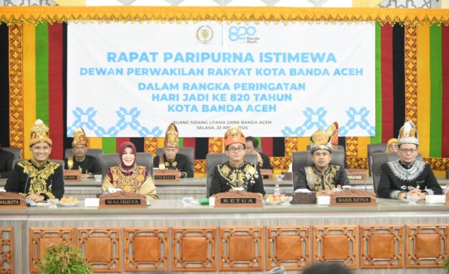Rapat paripurna istimewa dalam rangka HUT ke-820 Kota Banda Aceh, di Gedung Utama DPRK Banda Aceh, Selasa (22/4/2025). (Foto: Dok. DPRK Banda Aceh)