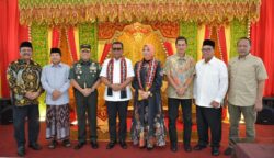 Plt Sekda Aceh M Nasir Syamaun dan Pangdam Iskandar Muda Mayjen TNI Niko Fahrizal menyambut kedatangan Kajati Aceh yang baru, Yudi Triadi, di Bandara Internasional SIM, Kamis (24/4/2025)(Foto: For Infoaceh.net)