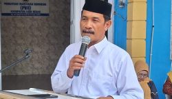 Wakil Bupati Aceh Besar Drs Syukri A Jalil, menyampaikan sambutannya pada acara silaturrahmi yang digelar di Kantor PWI Aceh Besar, Kota Jantho, Jum'at (25/4/2025)