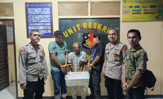 Satreskrim Polres Pidie Jaya menangkap tiga pencuri dan penadah peralatan milik BMKG (Foto: Dok. Satreskrim Polres Pidie Jaya)