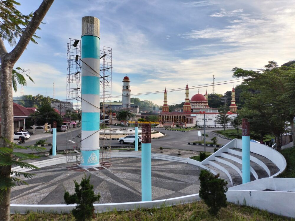 Bupati Aceh Selatan Mirwan MS menggandeng Bank Aceh untuk merenovasi Taman Kota Bundaran Air Mancur Masjid Istiqamah (MI) Tapaktuan