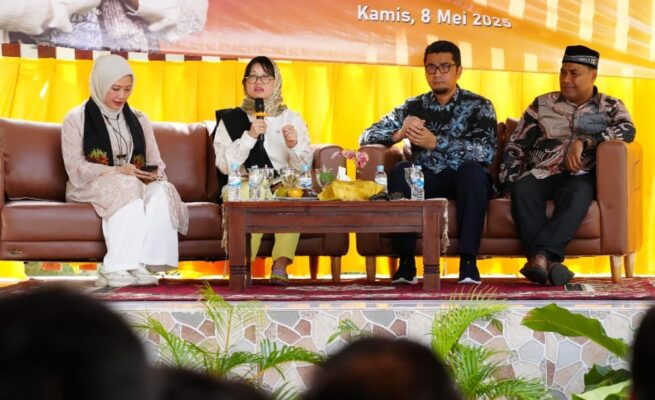 Wakil Menteri Pendidikan Tinggi Sains dan Teknologi, Prof Stella Christie PhD di SMA Negeri 10 Fajar Harapan, Kamis (8/5)