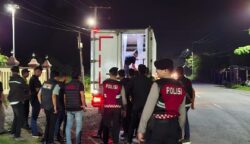 Polres Pidie Jaya bersama BKO Brimob Polda Aceh menggelar razia dan patroli pemberantasan aksi premanisme pada Kamis malam, 9 Mei 2025