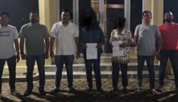 Dua pria lanjut usia atau preman tua berinisial MA (75) dan SF (65), warga Aceh Besar, ditangkap oleh Tim Lebah Polsek Darussalam Ahad sore (18/5)