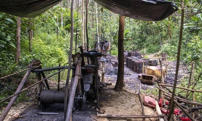 Pemerintah melalui Kementerian ESDM mengungkapkan rencana untuk melegalkan sumur minyak ilegal yang selama ini dioperasikan oleh masyarakat