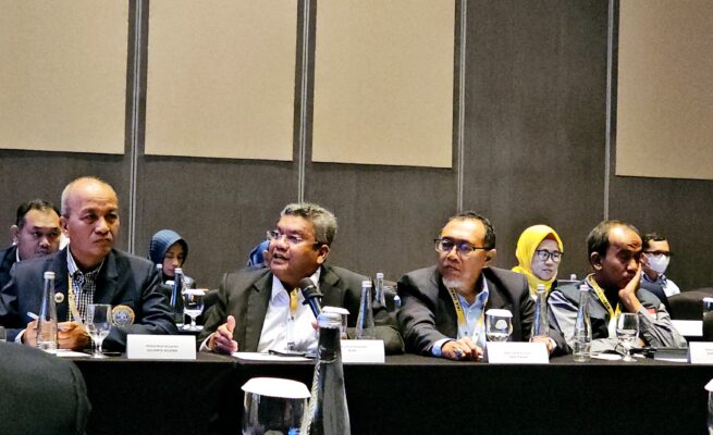 Ketua IKA UNAIR Wilayah Aceh Dr Taqwaddin menyampaikan tiga hal pada Rakornas IKA UNAIR 2025 di Hotel Hilton Surabaya Sabtu, 24 Mei 2025.