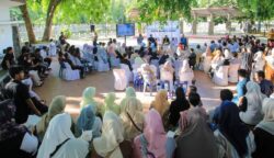 Ratusan warga kota ngobrol bareng Wali Kota Banda Aceh Illiza Sa'aduddin Djamal, Wakil Wali Kota Afdhal Khalilullah di "Forum Suara Warga", Jum'at sore, 30 Mei 2025, di Taman Putroe Phang. (Foto: For Infoaceh.net)