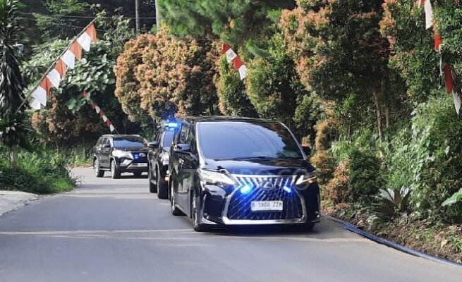 Prabowo Subianto mengumpulkan sejumlah menteri Kabinet Merah Putih di kediaman pribadinya di Hambalang, Bogor, Senin (9/6/2025).