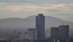 PERTUMBUHAN EKONOMI INDONESIA.