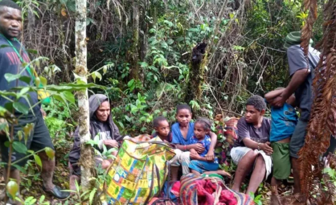 Menteri Hak Asasi Manusia Natalius Pigai menegaskan komitmennya dalam menangani pengungsi konflik di tanah Papua.
