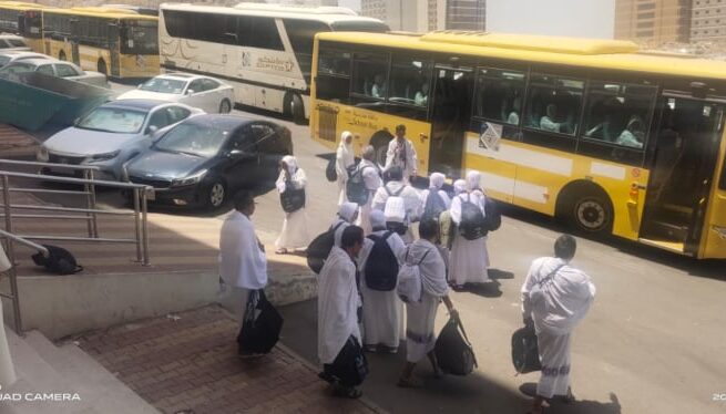 Bus sekolah dijadikan transportasi jemaah haji ke Arafah