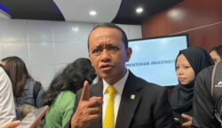 Menteri ESDM Bahlil Lahadalia Dihadang Aktivis di Sorong, Protes Tambang Nikel di Raja Ampat