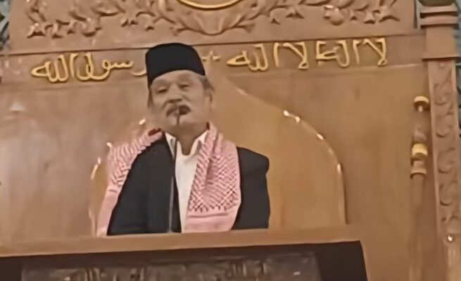 Guru Besar UIN Ar-Raniry Prof Dr Tgk H Damanhuri Basyir MAg, Khatib Shalat Idul Adha 1446 Hijriah di Masjid Raya Baiturrahman Banda Aceh, Jum'at (6/6). (Foto: Ist)