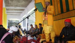 Tradisi upacara adat Peumeunap dan Seumuleung Raja Tahun 2025 digelar di Komplek Makam Po Teumeureuhom, Desa Gle Jong, Kecamatan Jaya, Aceh Jaya, pada Ahad pagi (8/6/2025)