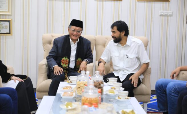Gubernur Aceh Muzakir Manaf bertemu dengan Menteri Pekerjaan Umum (PU) Dody Hanggodo di Pendopo Wali Kota Banda Aceh, Rabu (25/6/2025).
