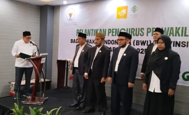 Prof Dr Fauzi Saleh Lc MA dilantik sebagai Ketua Badan Wakaf Indonesia (BWI) Aceh periode 2025–2028 di Hotel Kyriad Muraya, Banda Aceh, Kamis, 26 Juni 2025. (Foto: Ist)