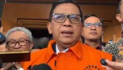 Sekjen PDIP Hasto Kristiyanto tetap menganggap dirinya menjadi korban komunikasi anak buahnya.